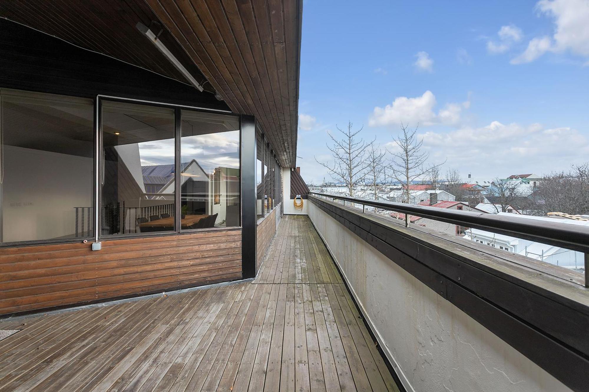 Penthouse Apt On The Shopping Street-Free Parking Reykjavik Exterior photo