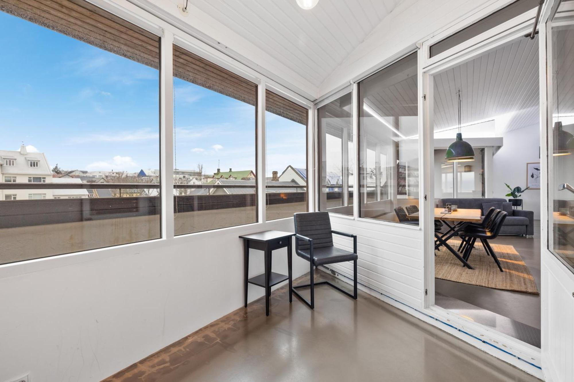 Penthouse Apt On The Shopping Street-Free Parking Reykjavik Exterior photo