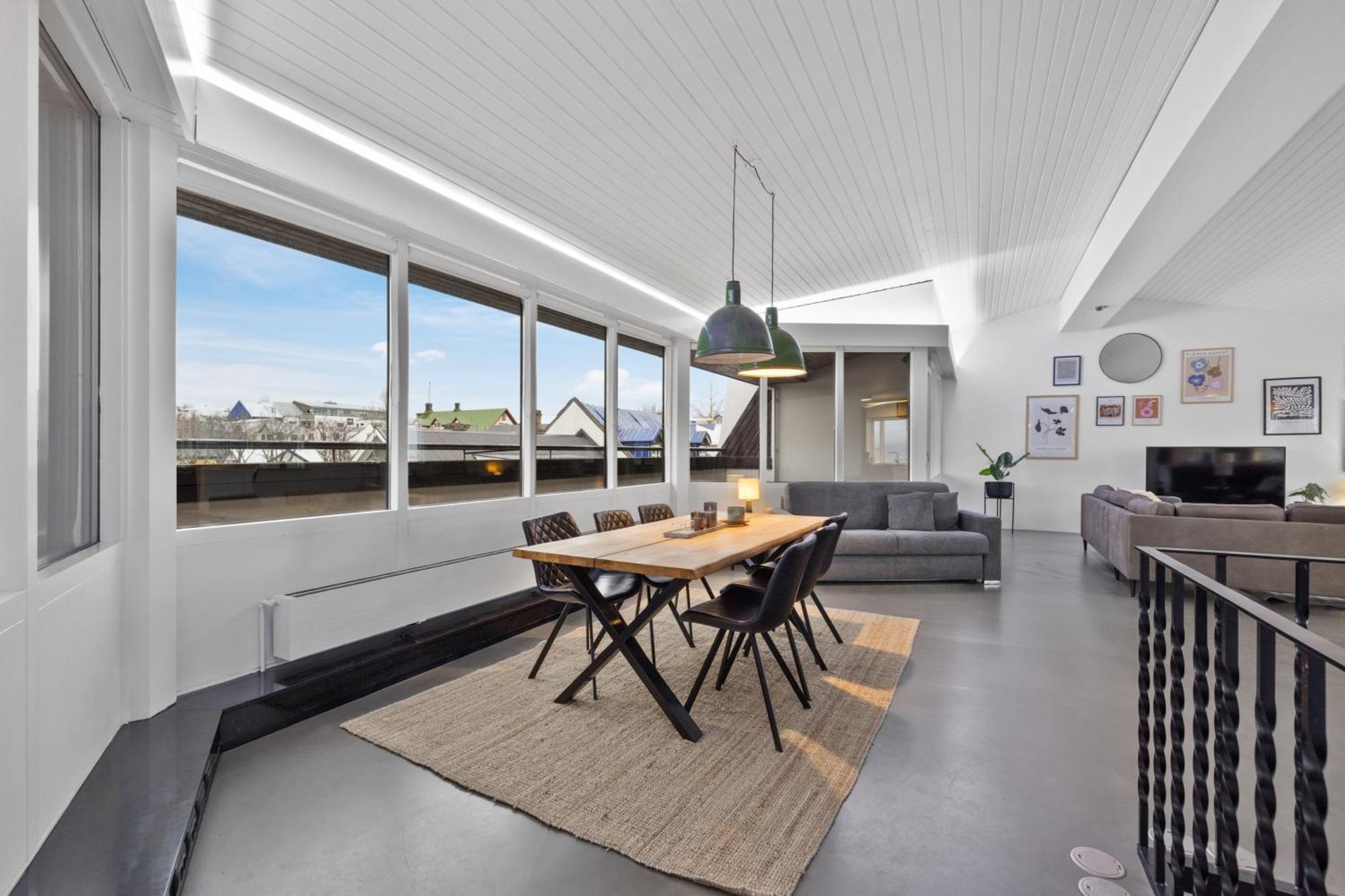 Penthouse Apt On The Shopping Street-Free Parking Reykjavik Exterior photo